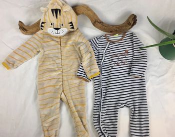 Lot de 2 grenouillères pyjama 1 pièce en 2 ans