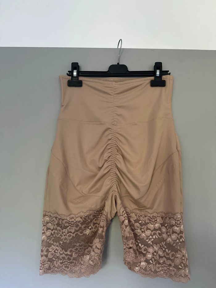 Short gainant beige Shein taille XL - photo numéro 2