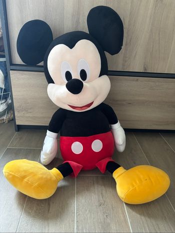 Énorme peluche Disney Mickey Mouse