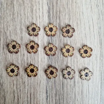 Lot de 13 boutons fleurs en bois