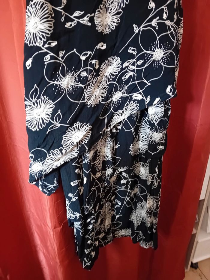 Sublime robe noire et blanche🪄xl🪄 - photo numéro 2