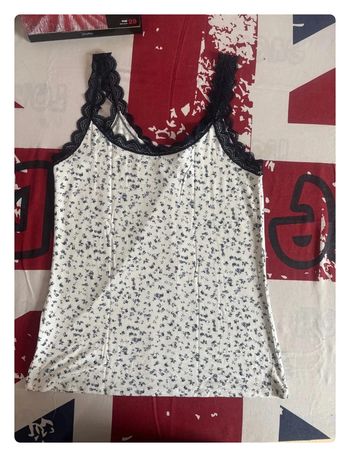 Débardeur motif fleuri roses bretelles brodés taille Xl