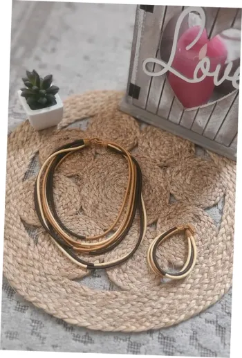 Collier et bracelet dorés & noirs, élégant ensemble