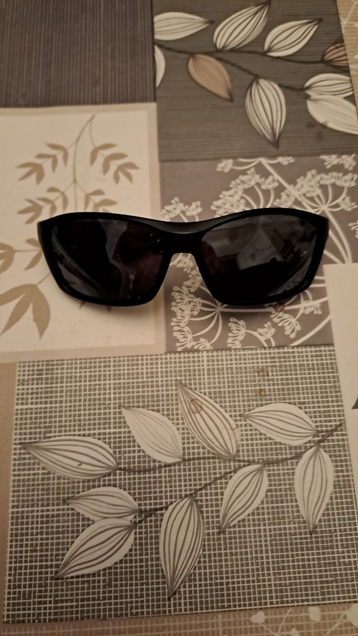 Lunettes de soleil - photo numéro 2