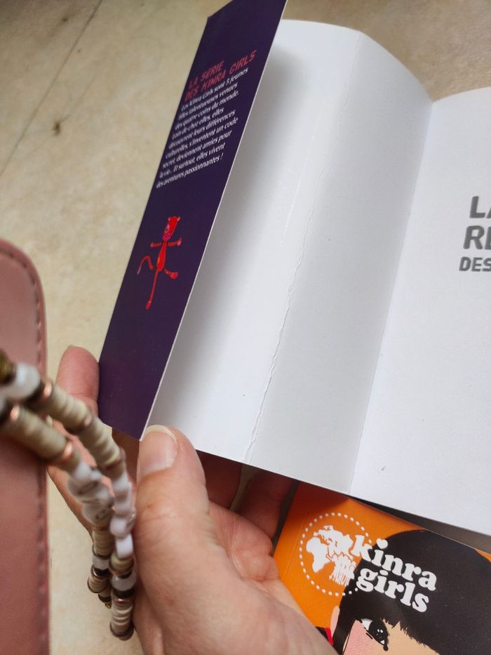 Lot 8 livres Kinra Girls – Play Bac 📚 Numéros 1/2/4/6/10/14/17/24 - photo numéro 2