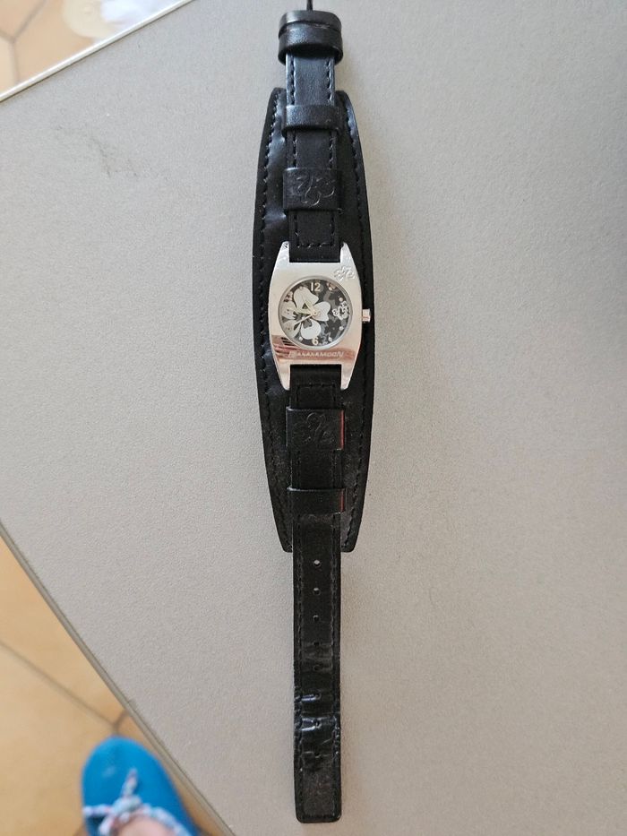 Montre a aiguilles - photo numéro 2