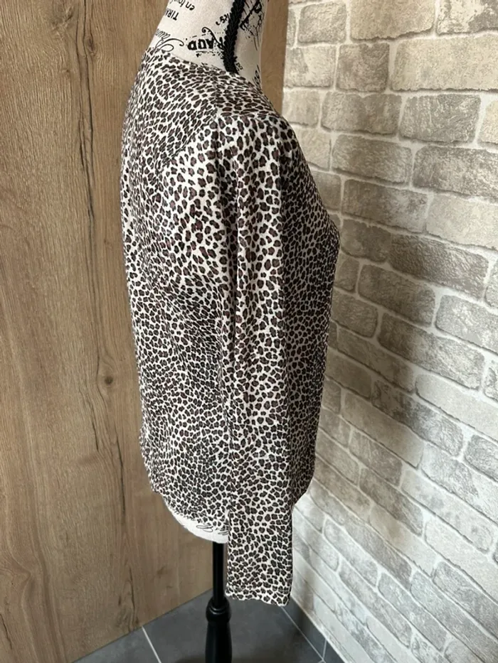 Blouse léopard taille 36/38 - photo numéro 3