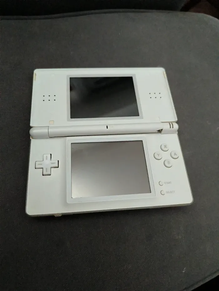 Nintendo ds lite blanche - photo numéro 3