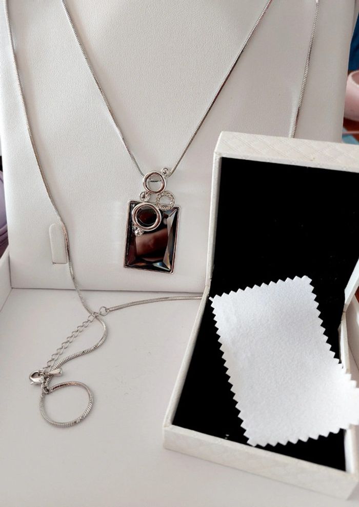 Très beau collier argenté Marque 7 Ounces - photo numéro 2