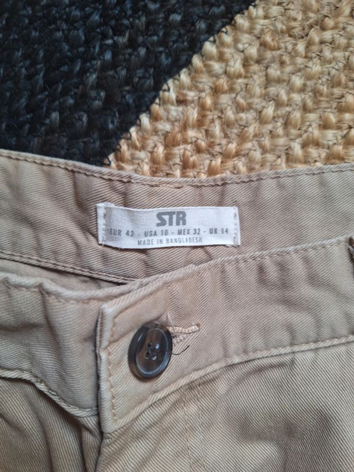 Pantalon beige cargo stradivarius - photo numéro 3
