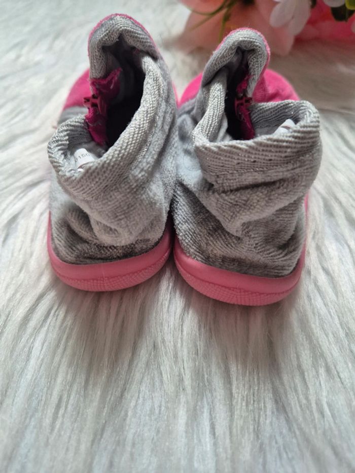Chaussons bébé fille zippés avec licorne brodée T22 - photo numéro 4
