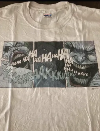 T-shirt blanc Batman joker bande dessinée
