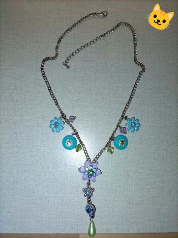 Collier fleur violette perle verte