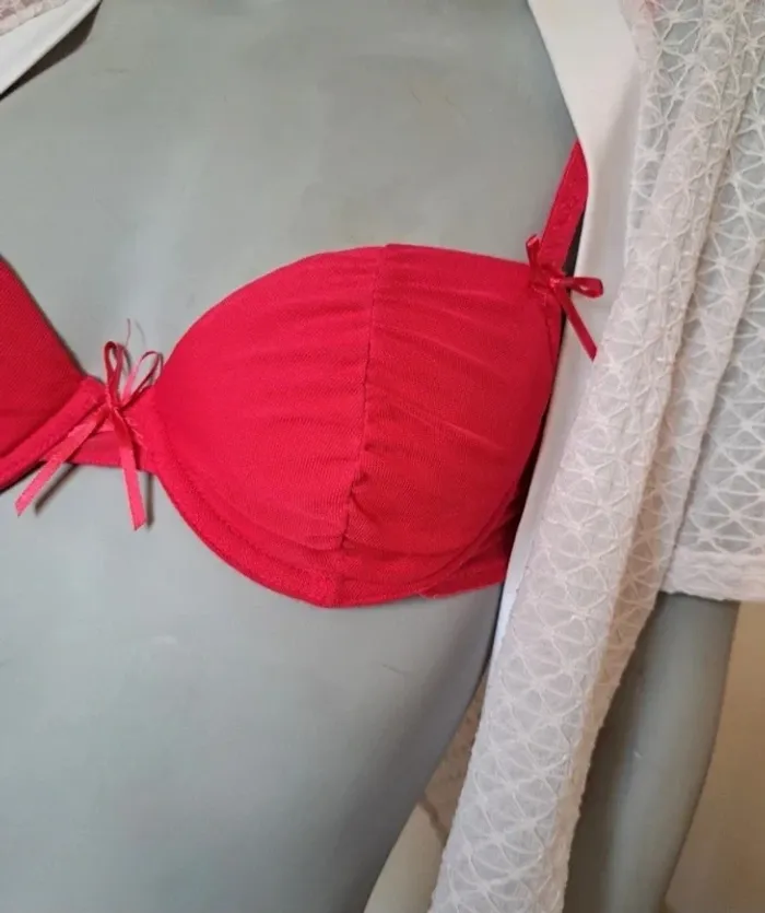 Soutien gorge rose - photo numéro 2