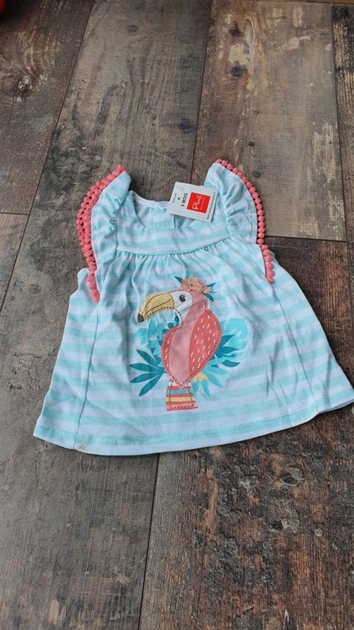 T-shirt 6 mois 68 cm en très bon état 👌