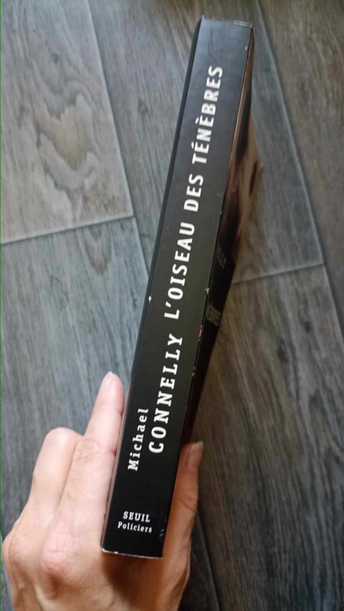 livre broché L'oiseau des ténèbres Michael Connely - photo numéro 4