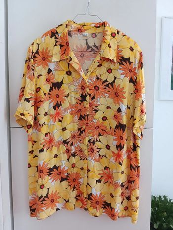 Chemise vintage à fleurs jaunes et oranges