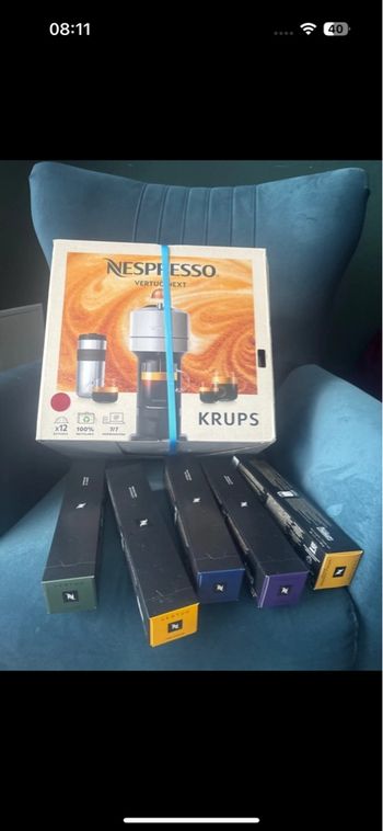 Machine à café nespresso +5 boîte de café