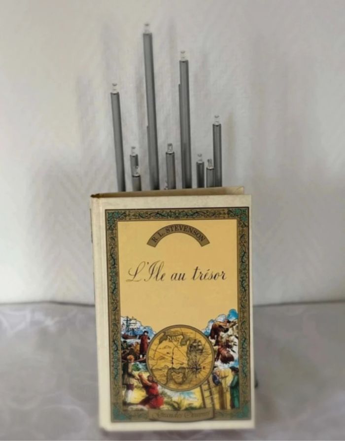 • Livre ~ L’île au trésor •