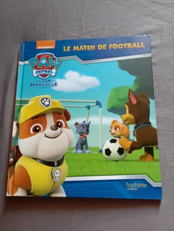 Livre pat patrouille le match de football