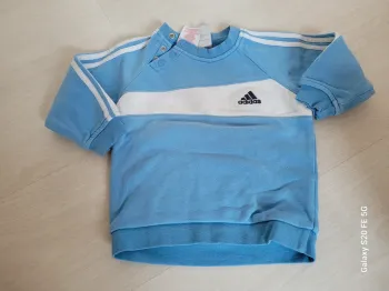 Pull Adidas 18 mois