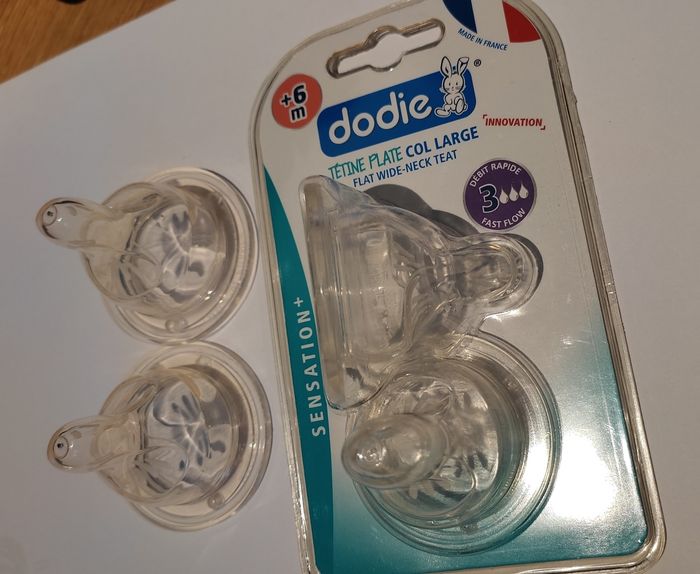 Tétines dodie sensation plate col large débit rapide 3