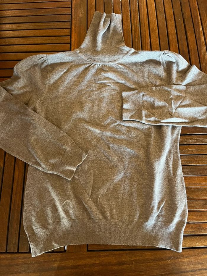 Pull col roulé