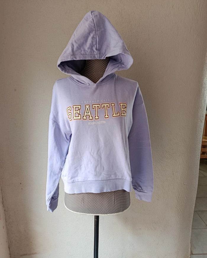 Pull violet à capuche Taille S Kiabi