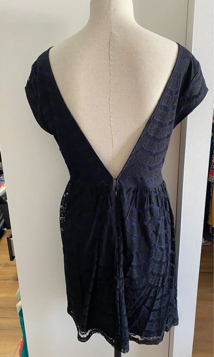 Robe dos nu noir et bleu dentelle T40 - photo numéro 3