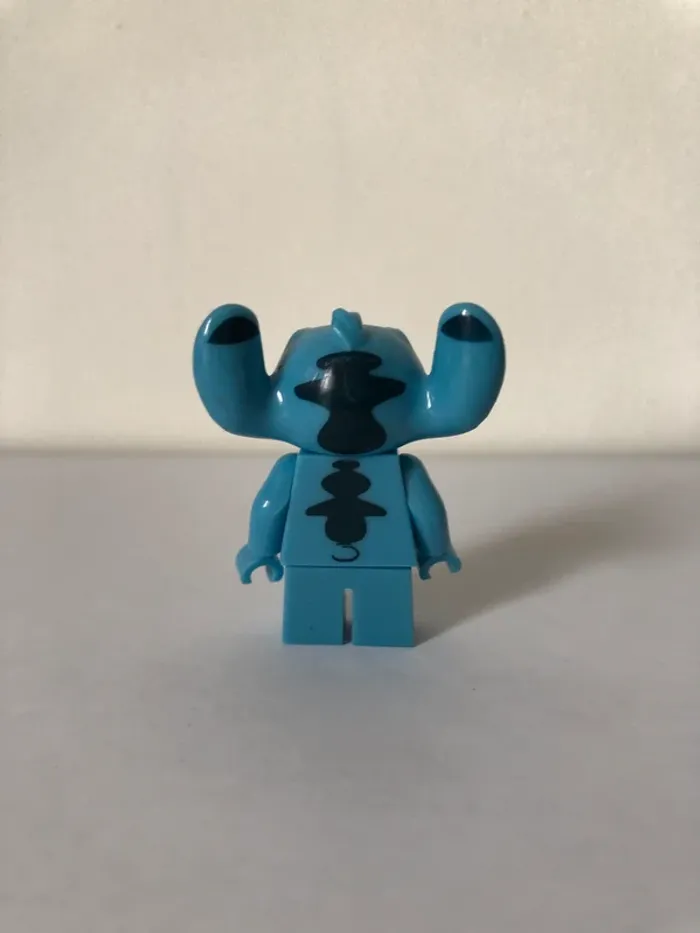 Figurine type lego Stitch. Disney - photo numéro 3
