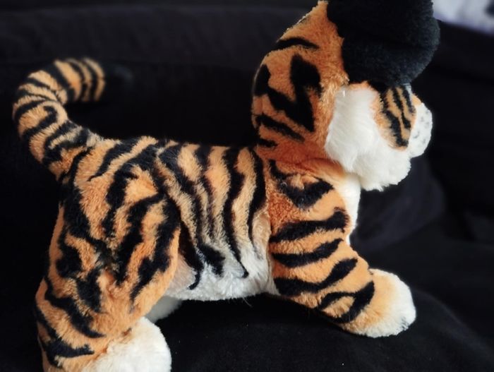 Tigre hasbro fureeal  peluche interactive jouet enfant