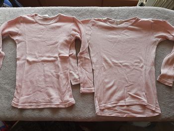 2 t shirts 4/5 ans