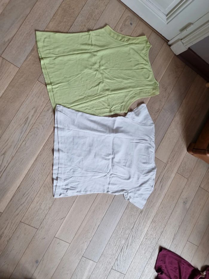 Lot shorts et 2 tee shirts - photo numéro 9