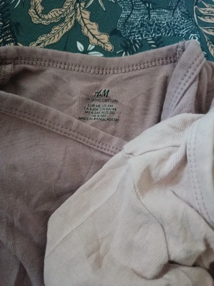Lot de 2 bodies croisés H&M 68cm rose foncé et clair - photo numéro 3