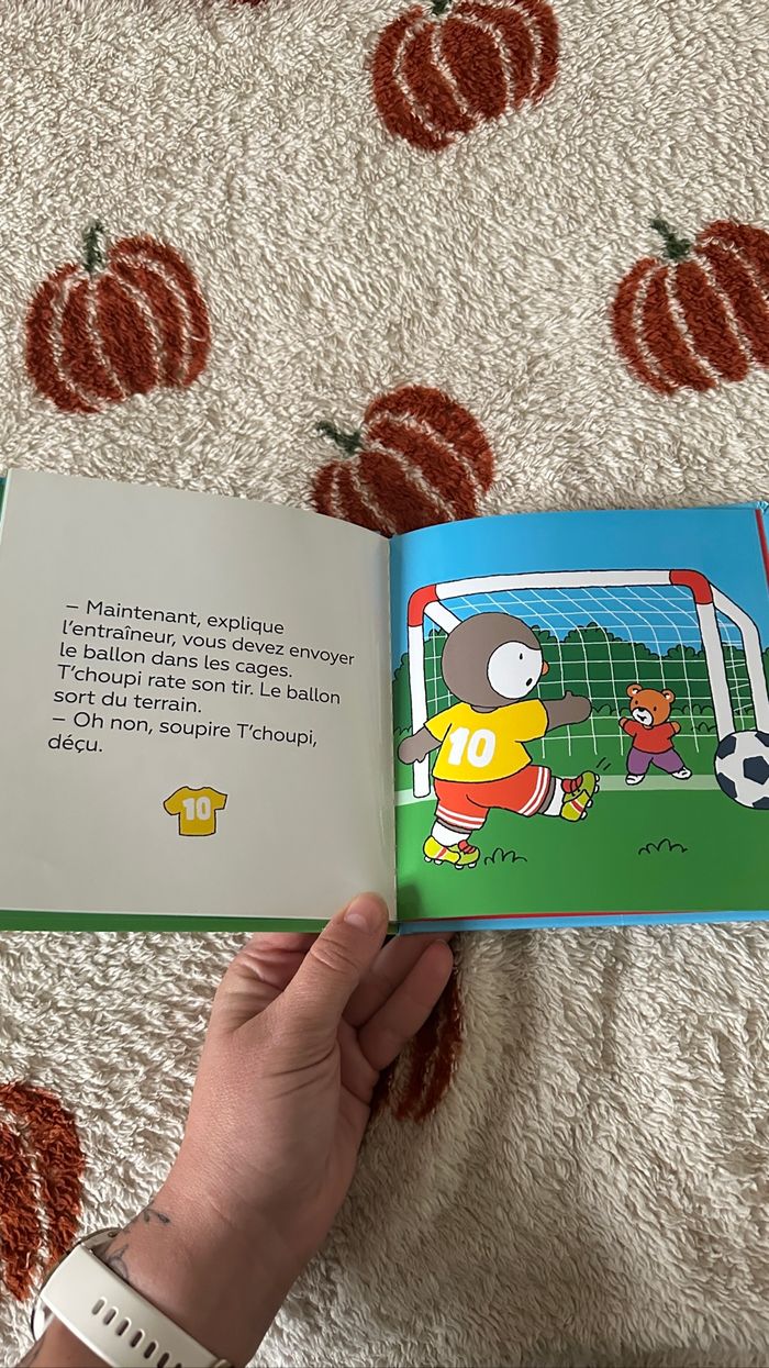 💜 Livre t’choupi champion de foot 💜 - photo numéro 3