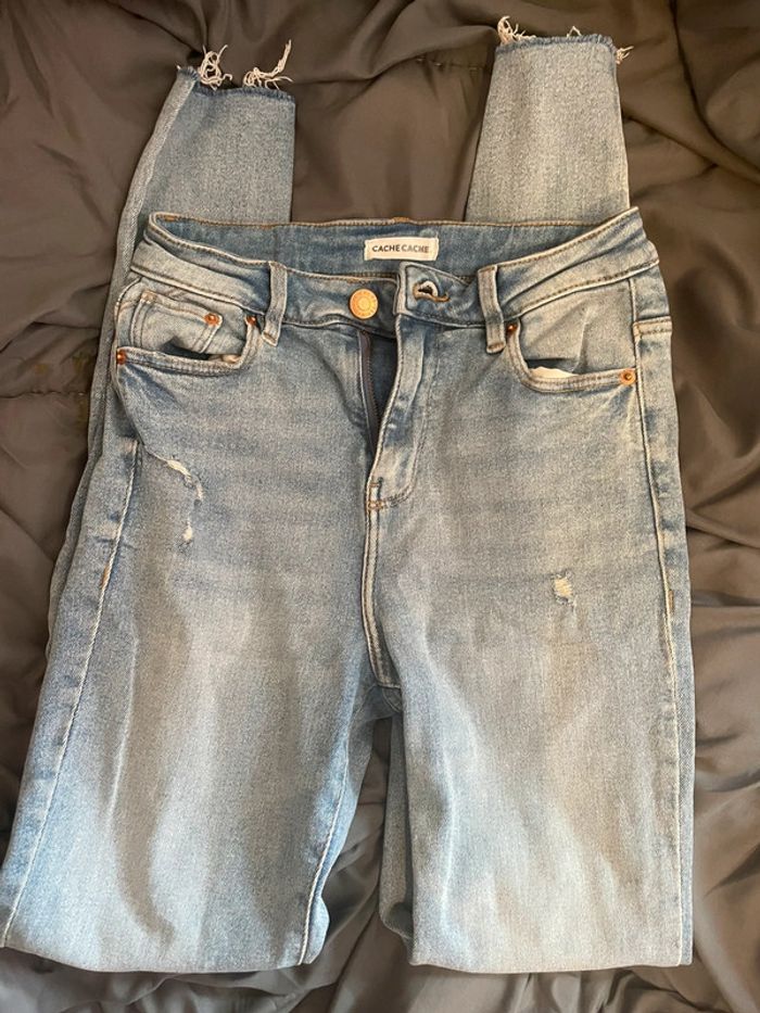 Jean skinny bleu clair Cache Cache – tendance, taille haute, effet destroy léger