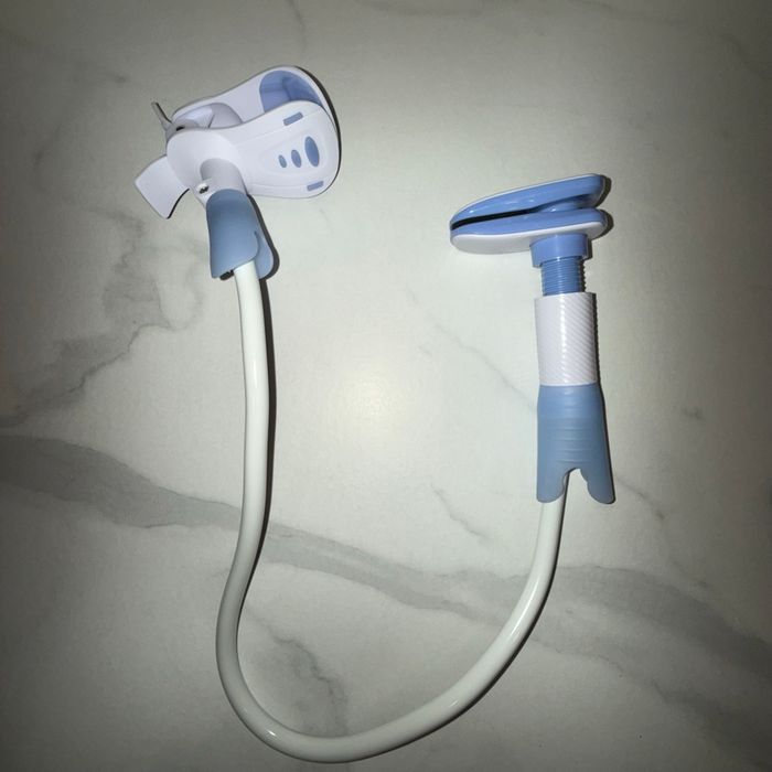 Support flexible universel pour babyphone.  État neuf. Peu servi.