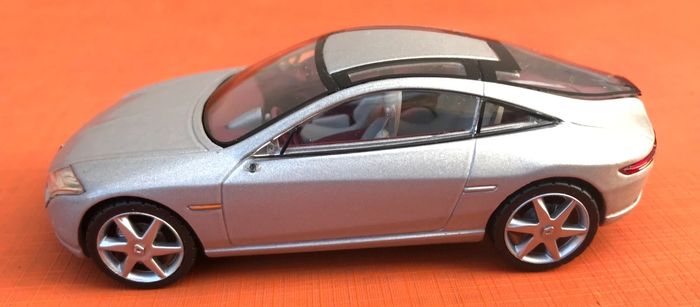 Voiture miniature Renault Fluence Norev Echelle : 1/43ème - photo numéro 6
