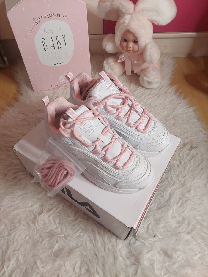 Baskets Fila Ray Junior rose/blanche T36 neuves authentiques 👟