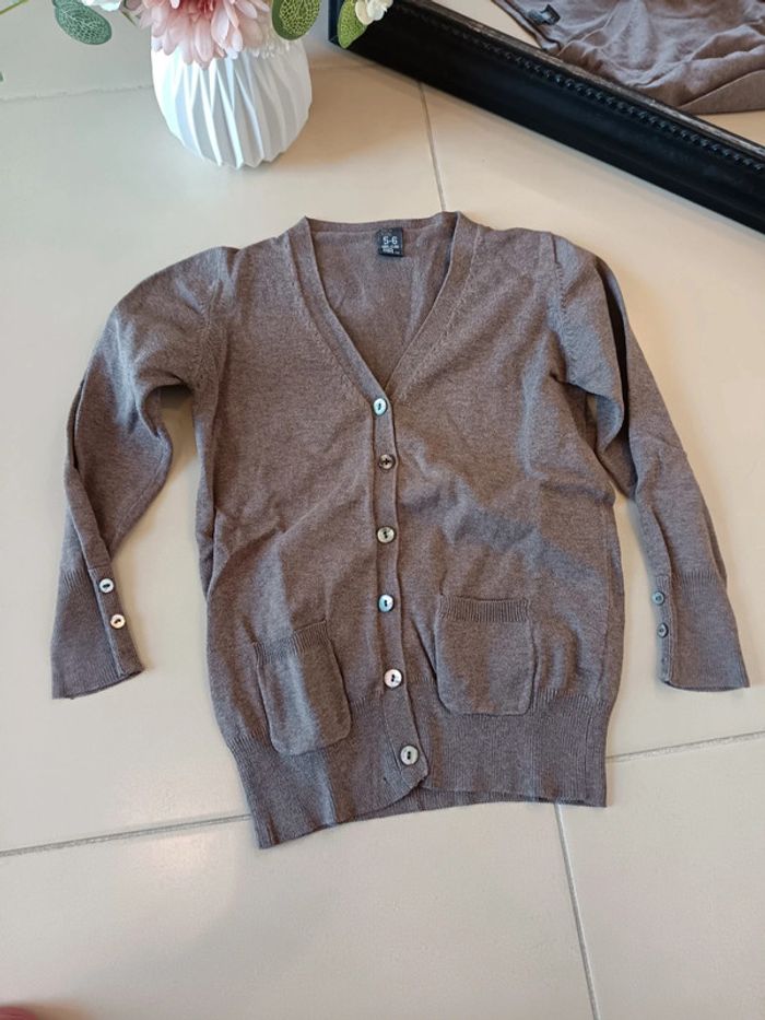 Lot gilet 6 ans - photo numéro 7