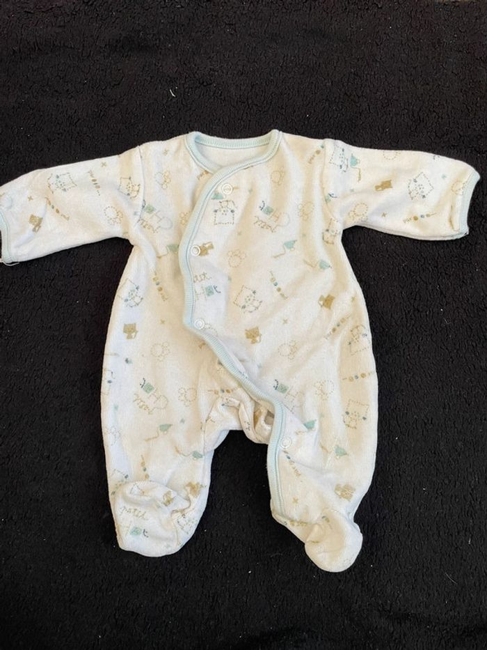 00 mois bébé garçon