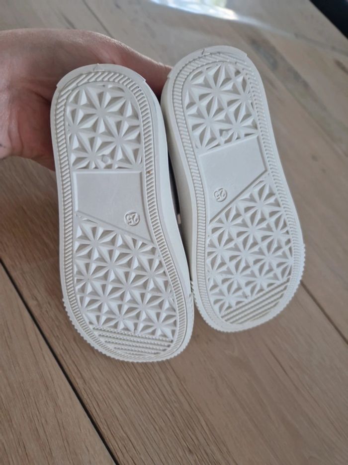 Chaussure fille taille 25 - photo numéro 3