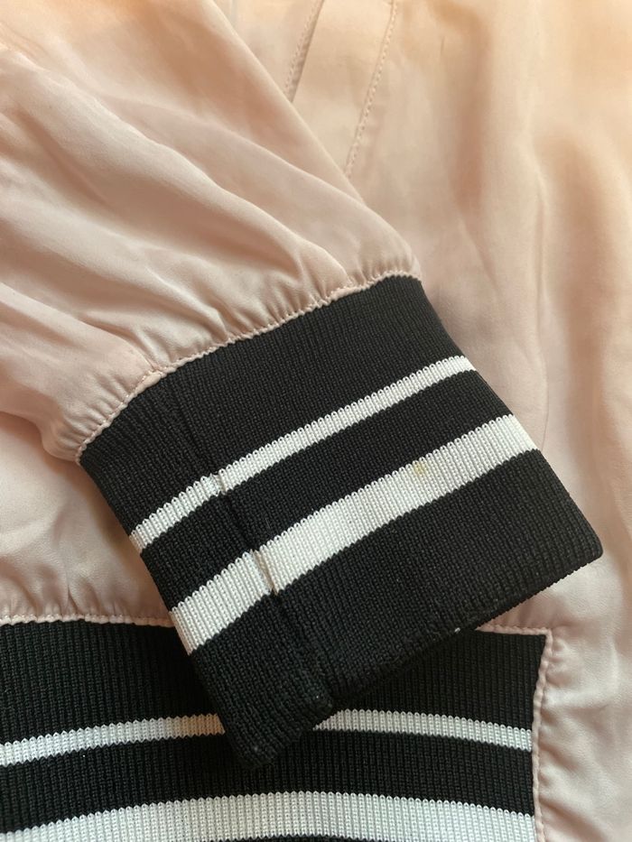 Veste bershka rose et noire - photo numéro 2