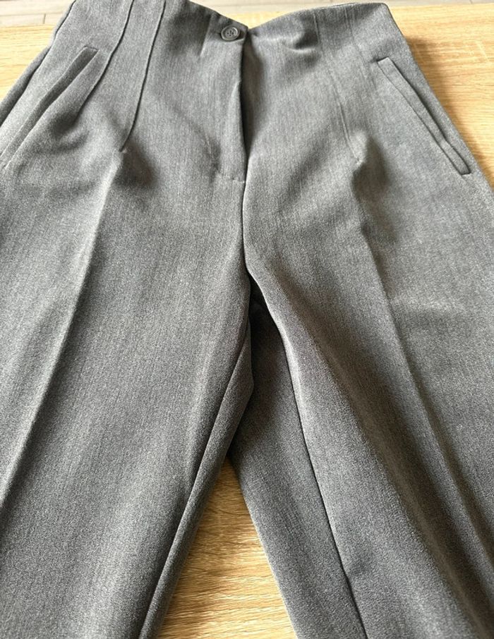 Pantalon gris cintré - photo numéro 2