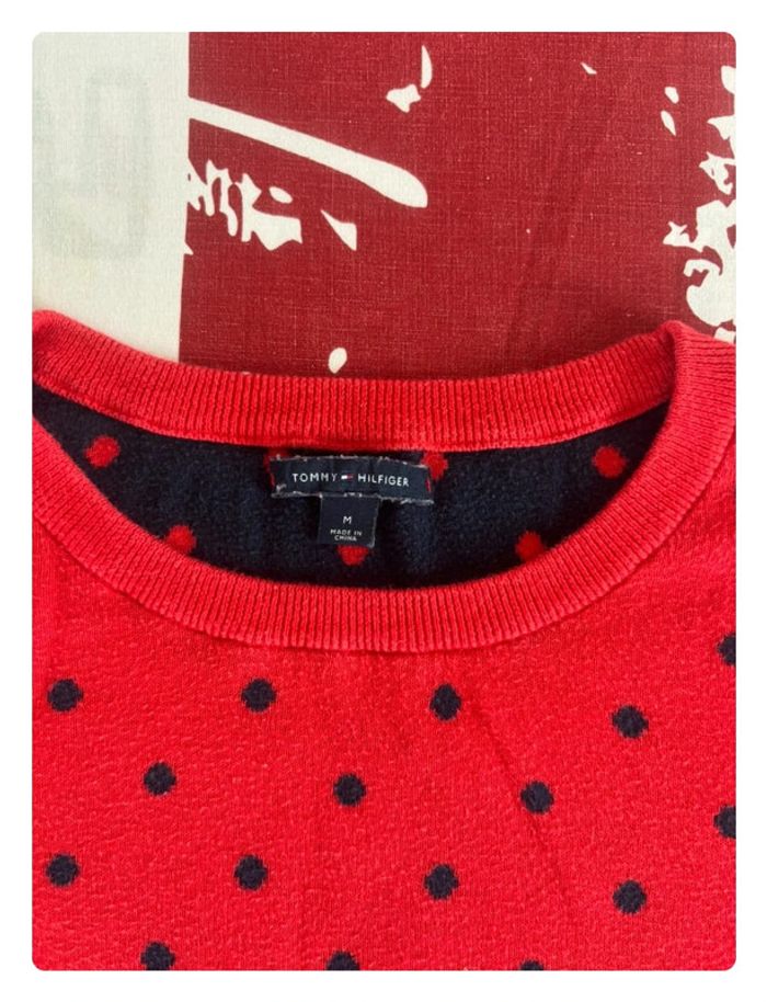Sweat Tommy Hilfiger à pois rouge et bleu taille M - photo numéro 3