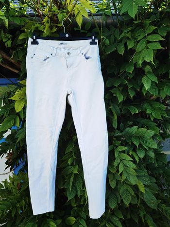 A1002 - jeans blanc taille 38