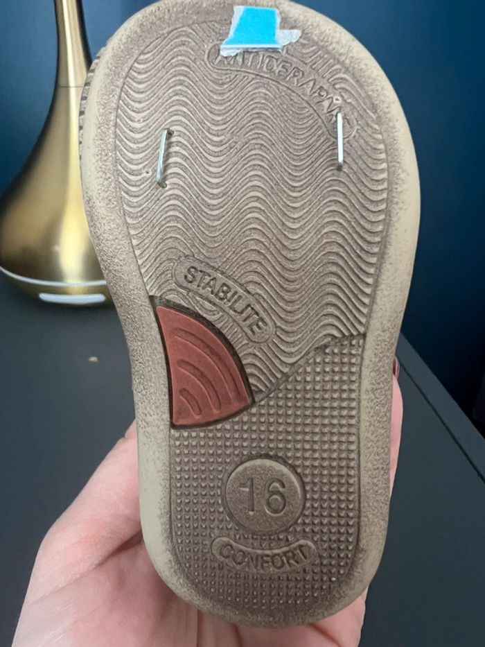 Chaussure enfant T.16 neuve - photo numéro 4