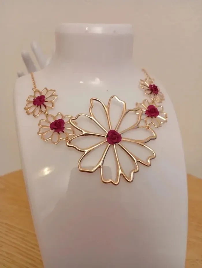 Solde 💝 Idée cadeau 🎁Collier fleurs dorée fantaisie élégance luxe - photo numéro 4