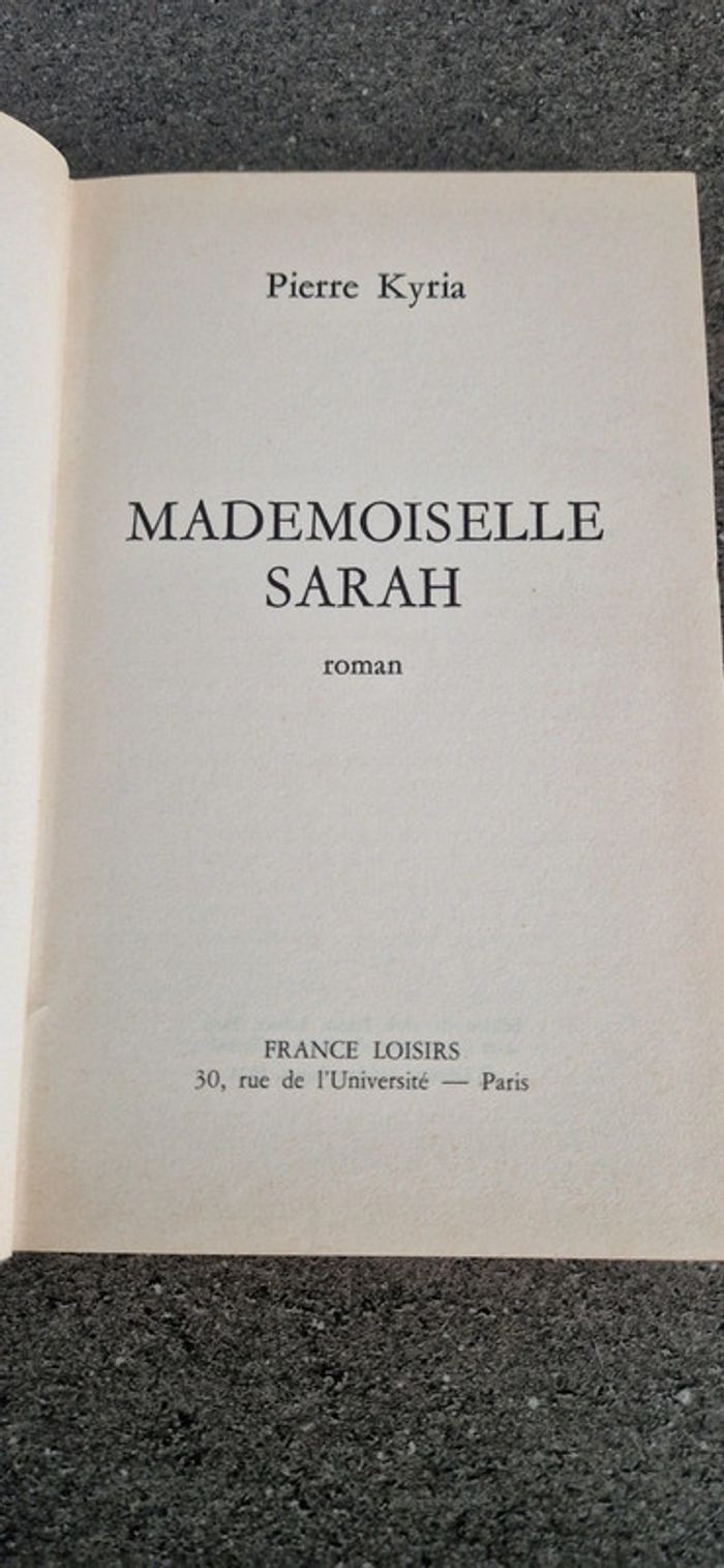 Livre Mademoiselle Sarah - Pierre Kyria