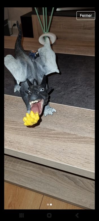Figurine dragon